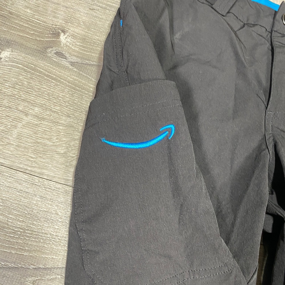 Amazon Black Cargo Shorts for Men - Picture 2 of 10